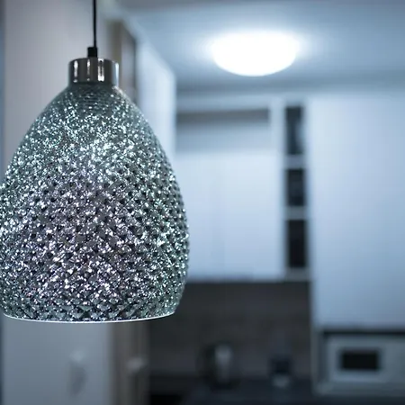 Urban Lux كراغوييفاك