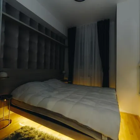 Urban Lux كراغوييفاك