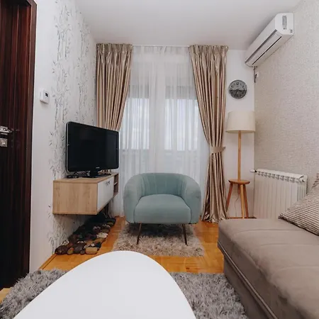 Urban Lux كراغوييفاك