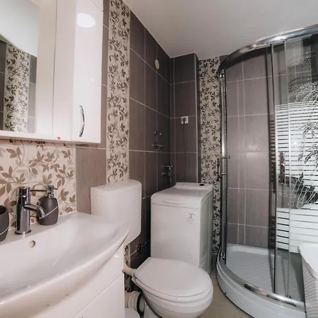 Urban Lux شقة كراغوييفاك