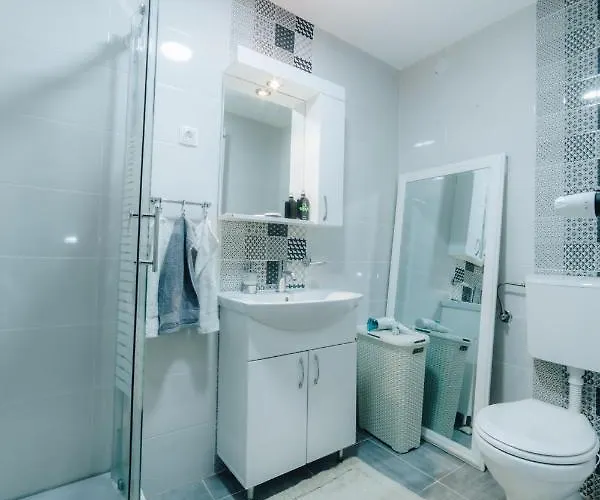 Urban Lux Κραγκούγιεβατς