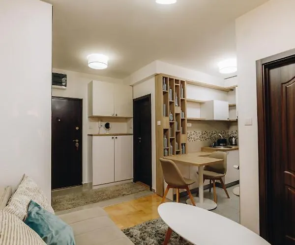 Urban Lux * Κραγκούγιεβατς